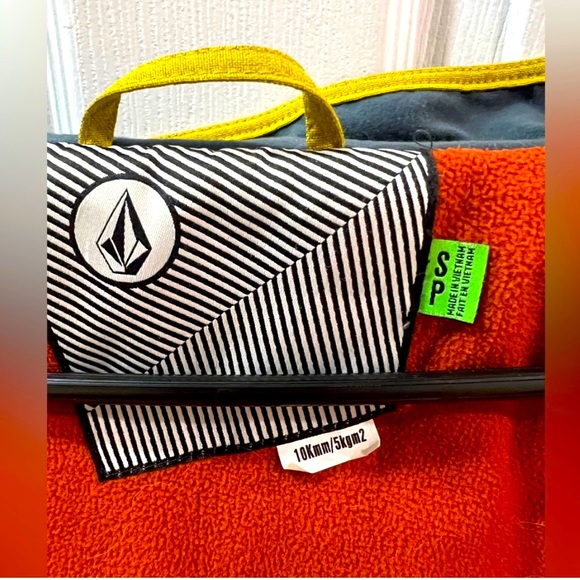 Men's VOLCOM 10k Snowboard jacket - Picture 6 of 11